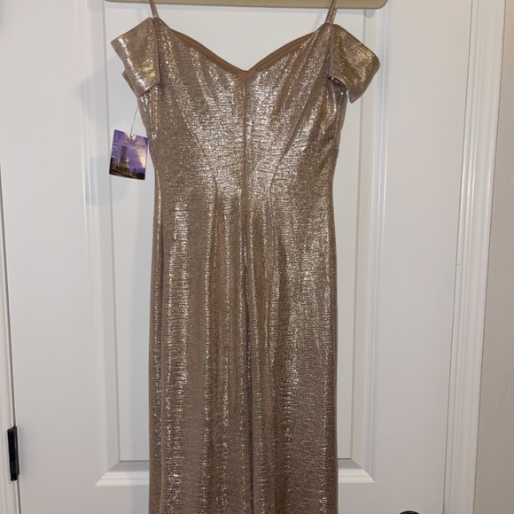 Formal dress - Picture 8 of 8